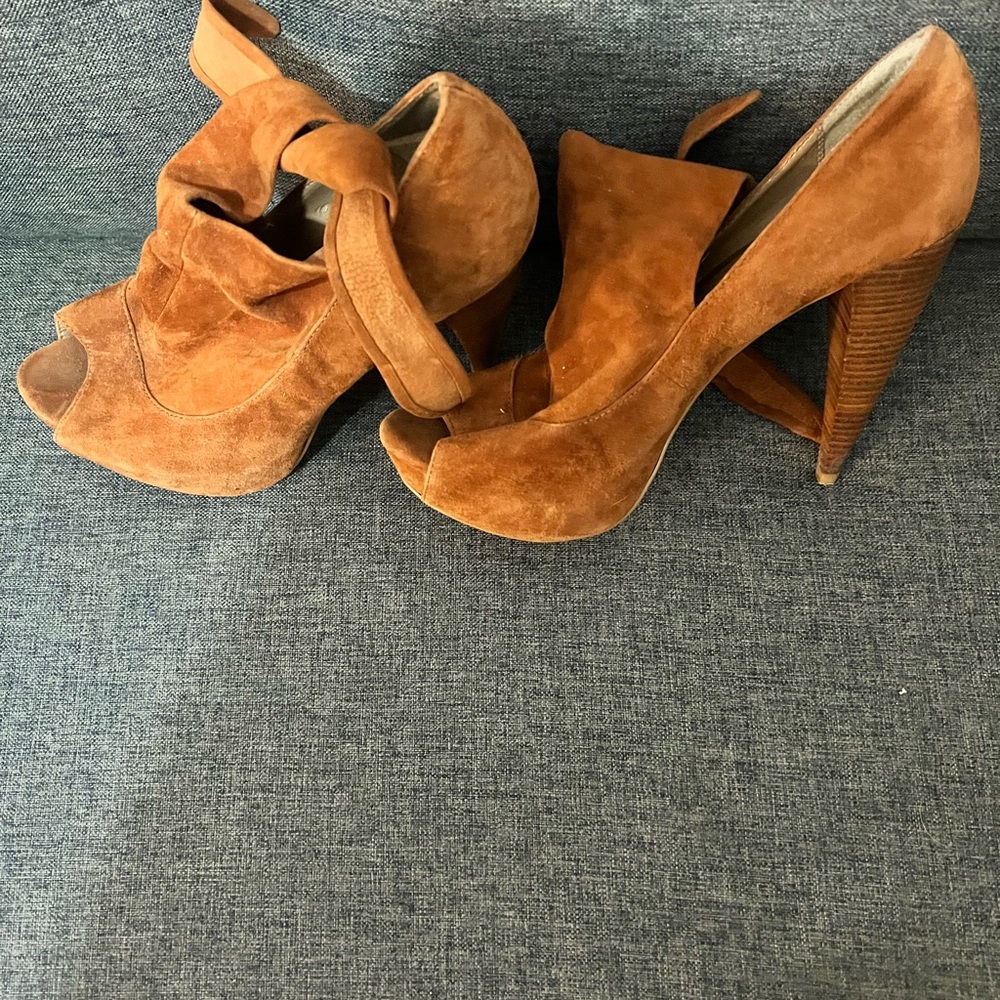 Brown Platform